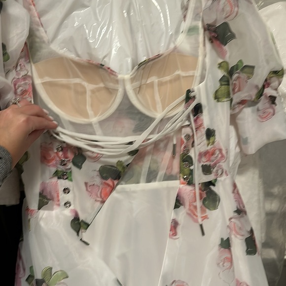 MILLA apple blossom puff sleeve white and pink floral gown XS worn once - Picture 9 of 9